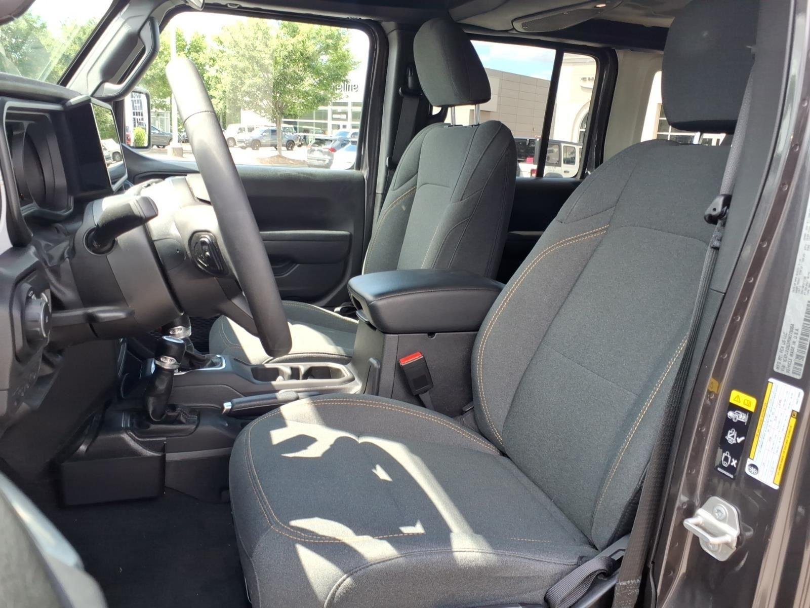 Used 2024 Granite Crystal Metallic Clearcoat Jeep Sport S image 19