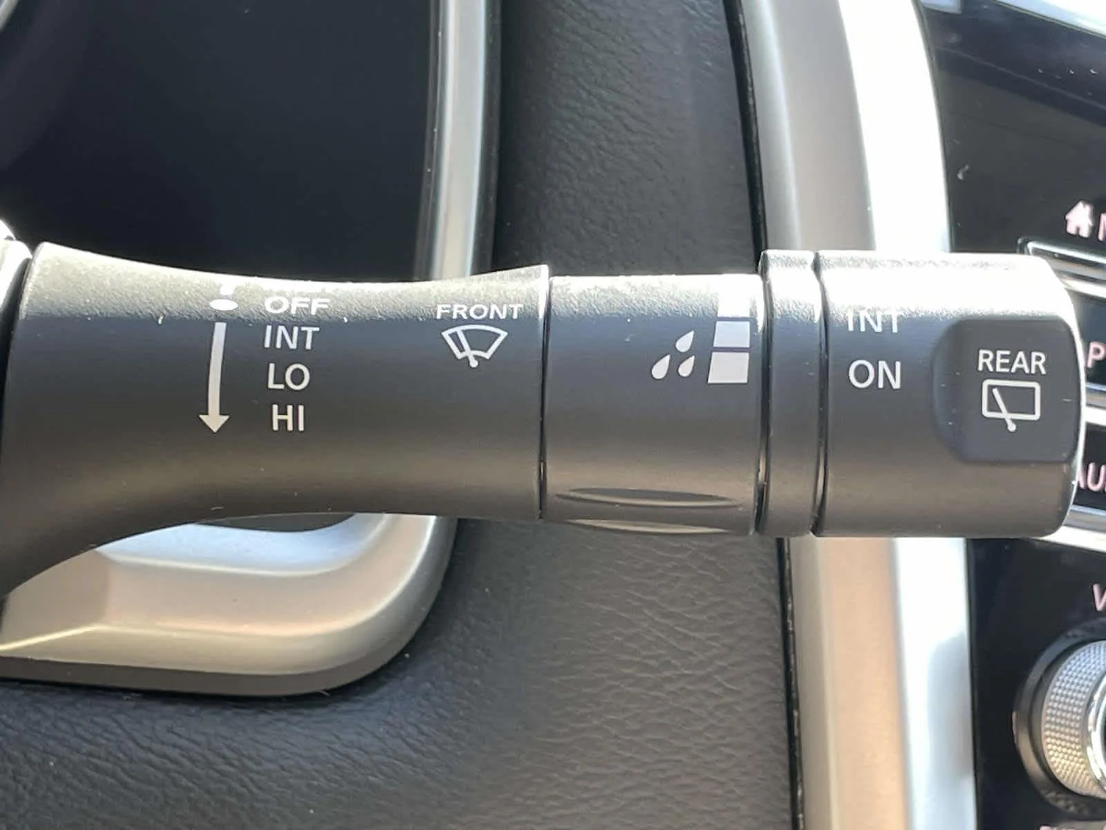 Used 2020 Gun Metallic Nissan SL image 37