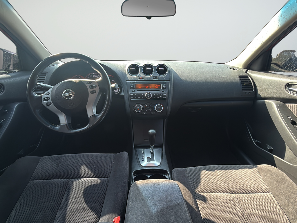 Used 2009 Red Nissan 2.5 S image 18