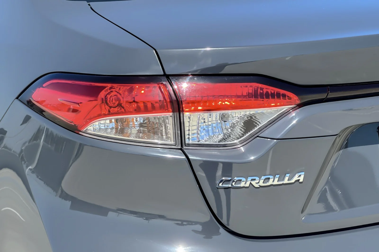 Used 2023 Underground Toyota LE image 24
