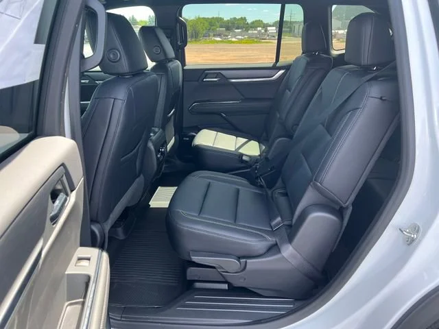 New 2026 Summit White GMC Elevation image 28