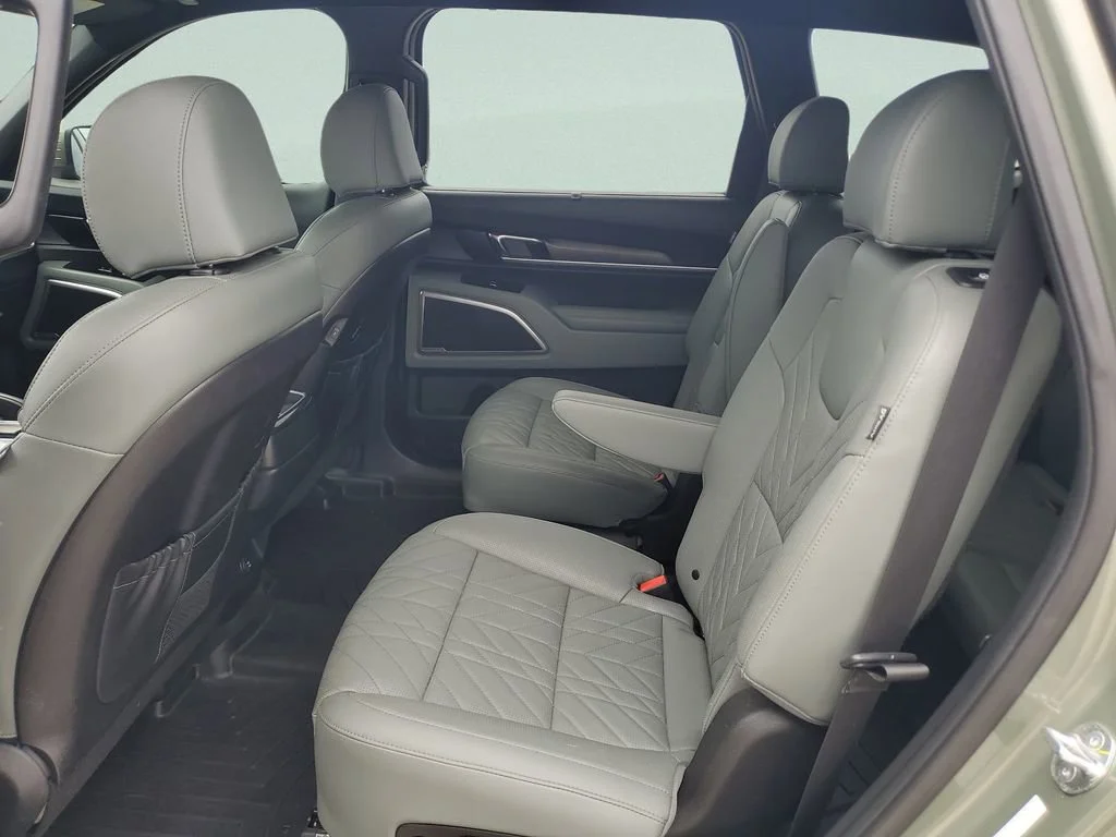 Used 2023 Green Kia EX X-Line image 10