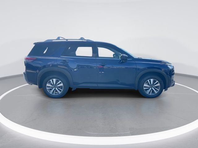 Used 2023 Blue Nissan SL image 5