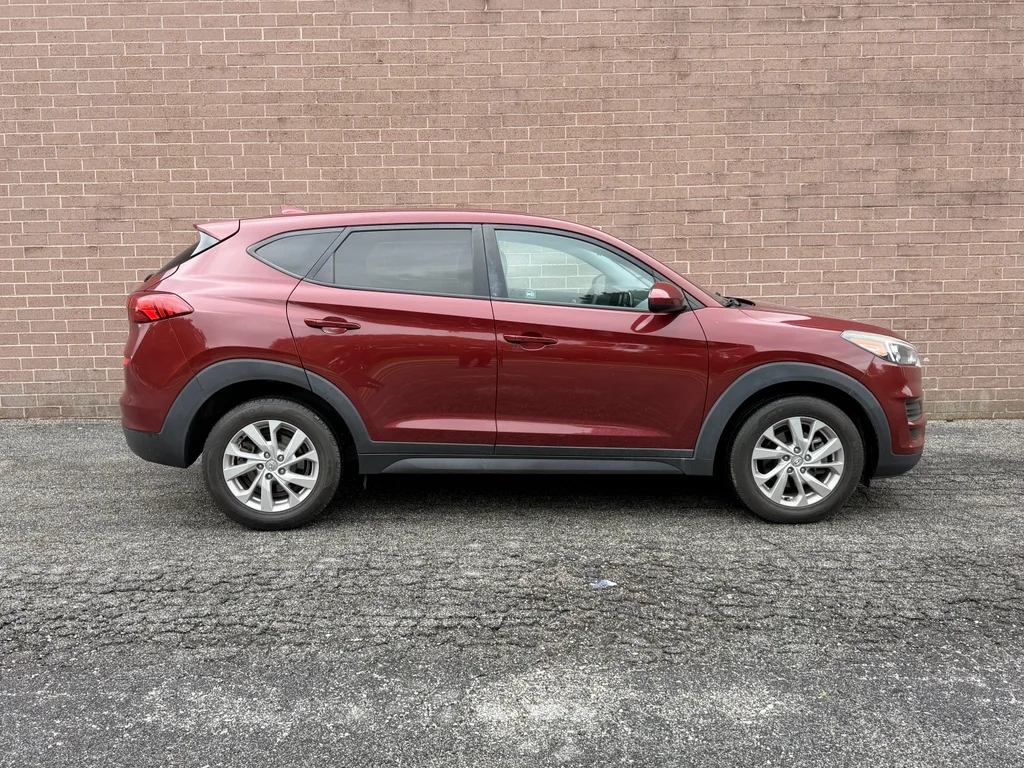 Used 2019 Gemstone Red Hyundai SE image 5