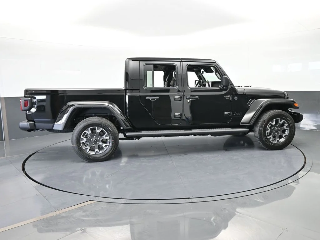 New 2026 Black Clear-Coat Exterior Paint Jeep Sahara image 7