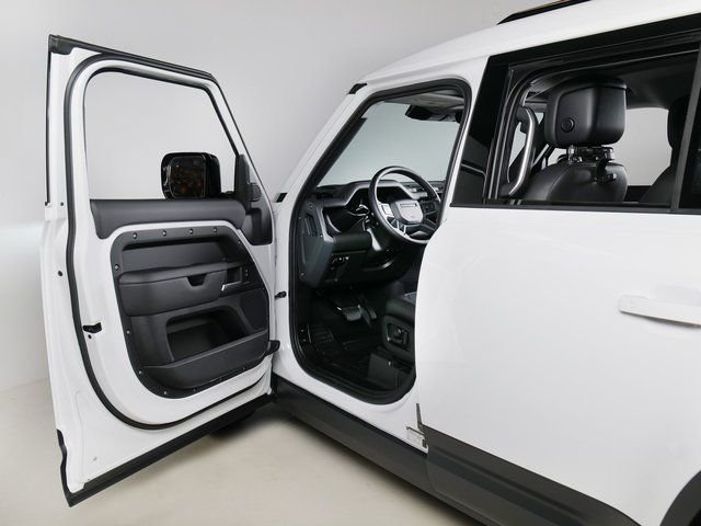 New 2026 Fuji White Land Rover S image 24