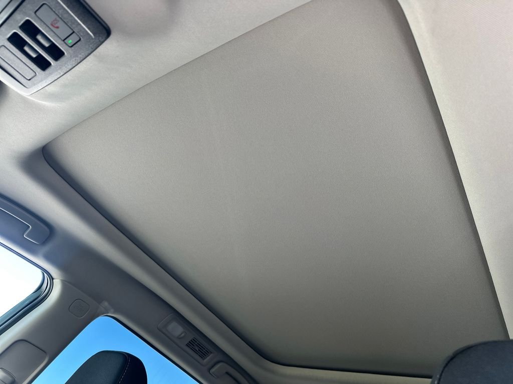 Used 2025 Gray Nissan SV image 18