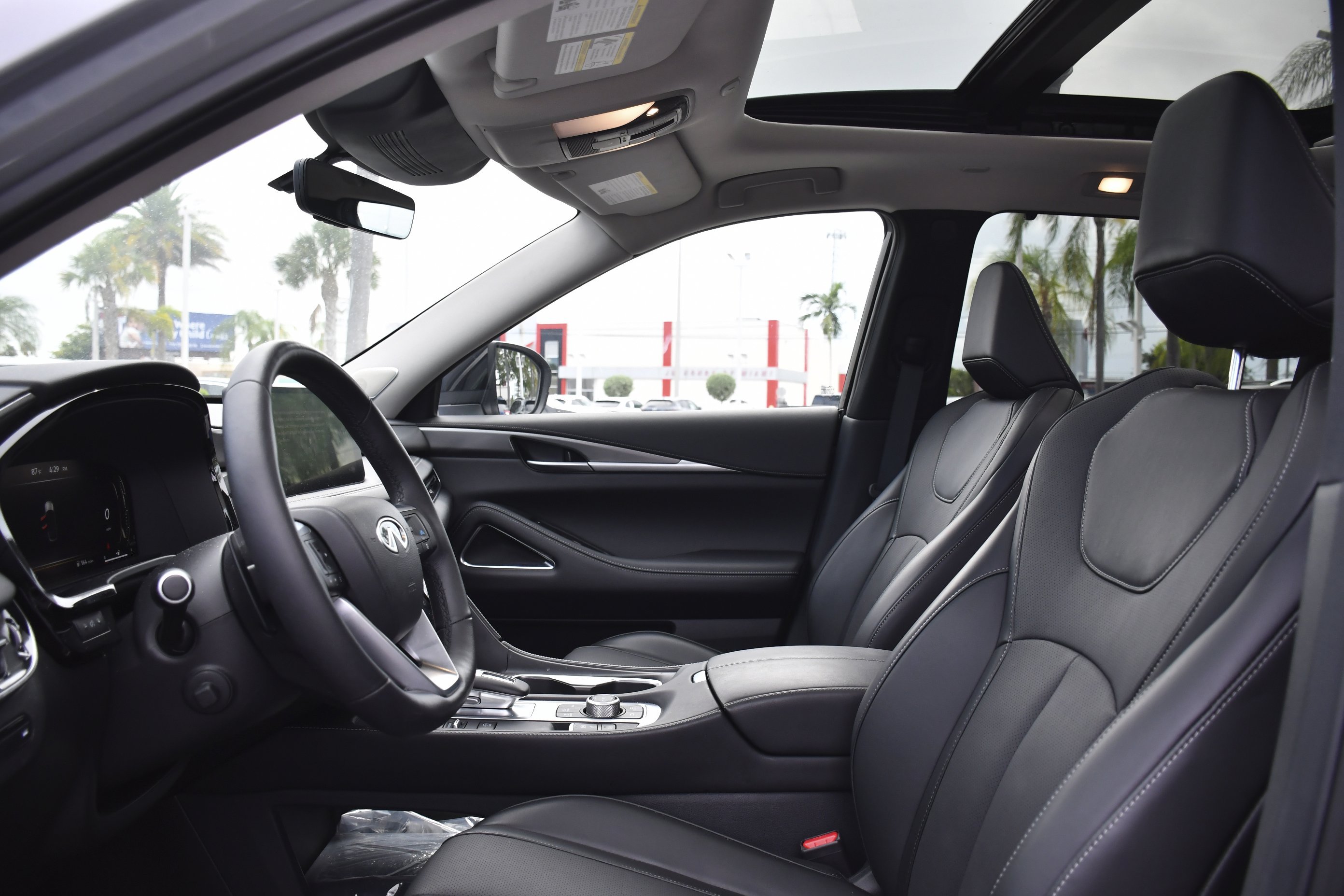 Certified Used 2026 Harbor Gray INFINITI LUXE image 25
