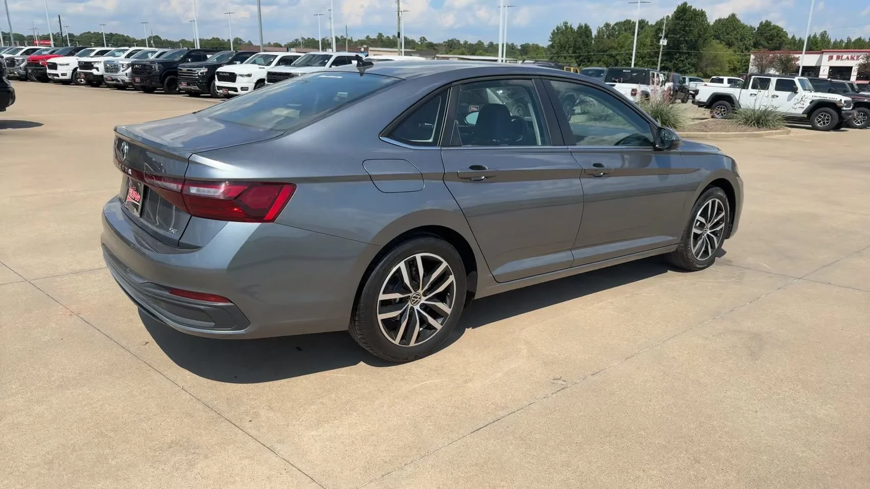 Used 2025 Gray Volkswagen SE image 9