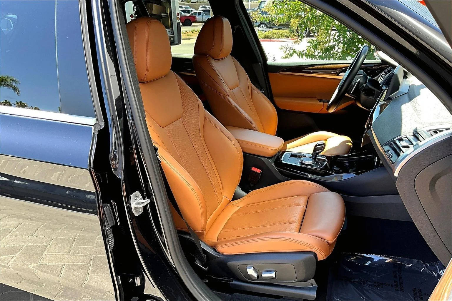 Used 2022 Black BMW sDrive30i image 7