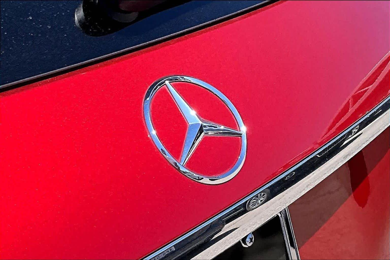 Used 2022 MANUFAKTUR Cardinal Red Metallic Mercedes-Benz GLE 350 image 9