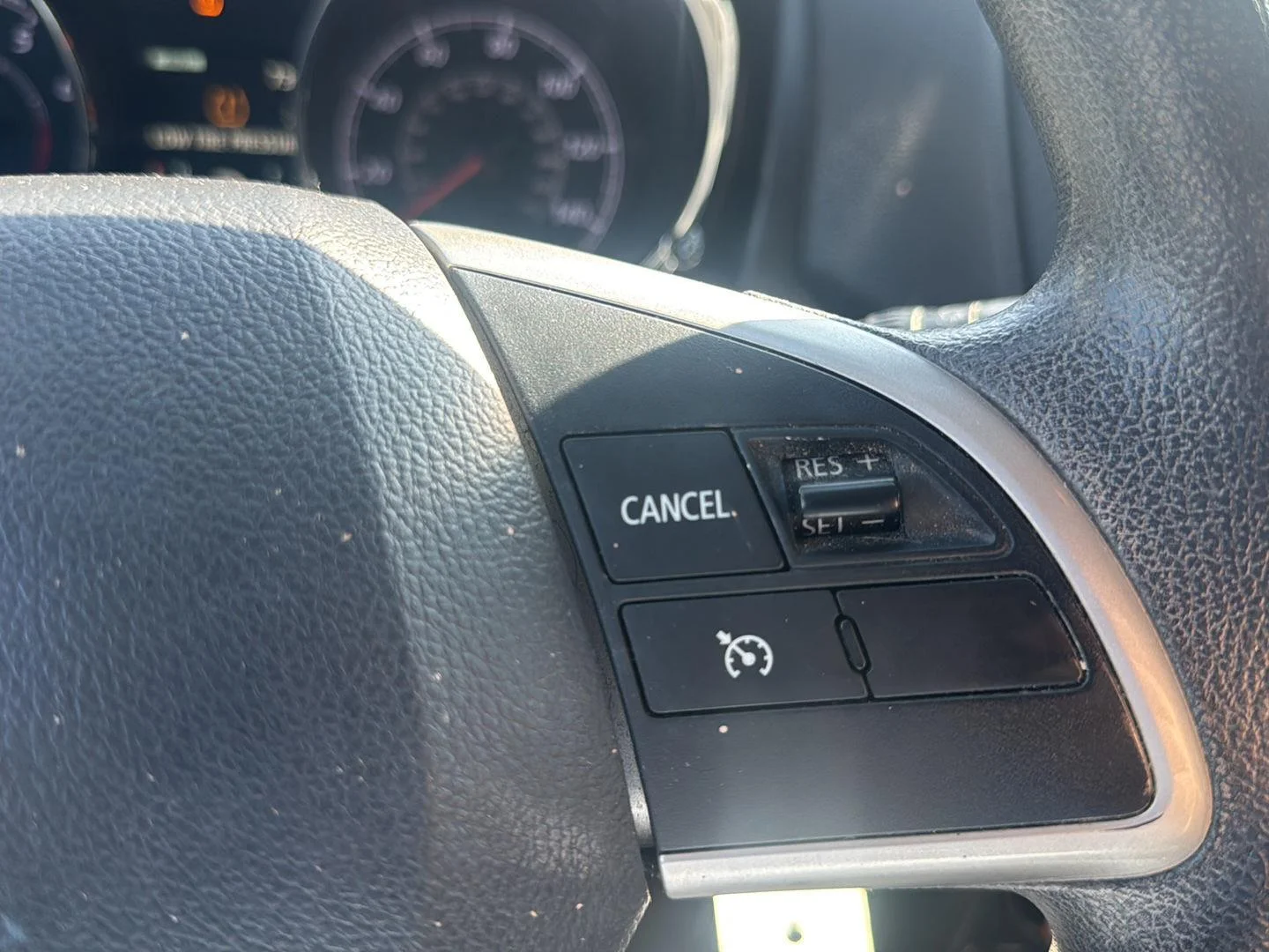 Used 2018 Diamond White Pearl Mitsubishi LE 2.0 image 12