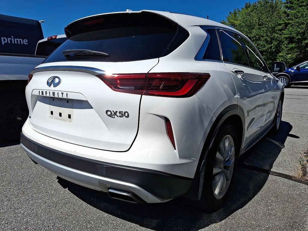 Used 2019 White INFINITI PURE image 6