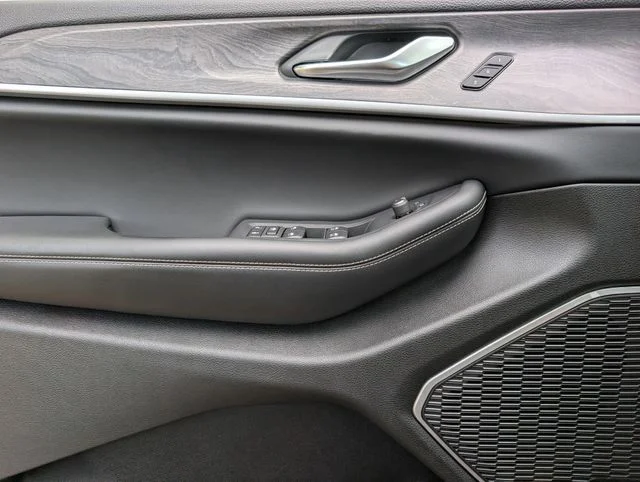 Used 2022 Gray Metallic Jeep Limited image 20