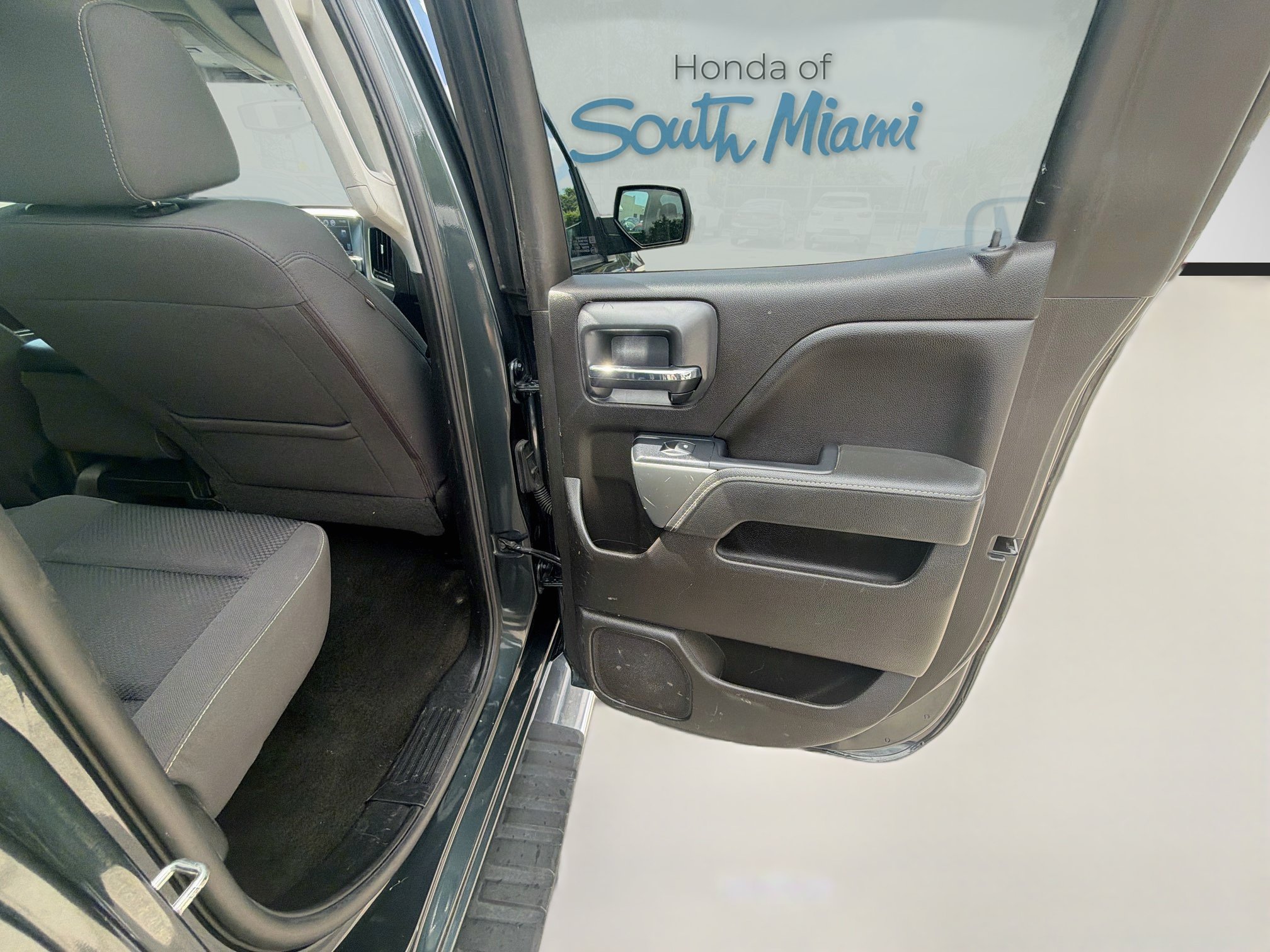 Used 2018 Graphite Metallic Chevrolet LT image 29