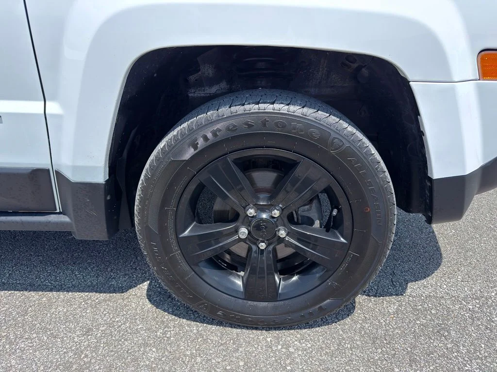Used 2015 White Jeep Sport image 16