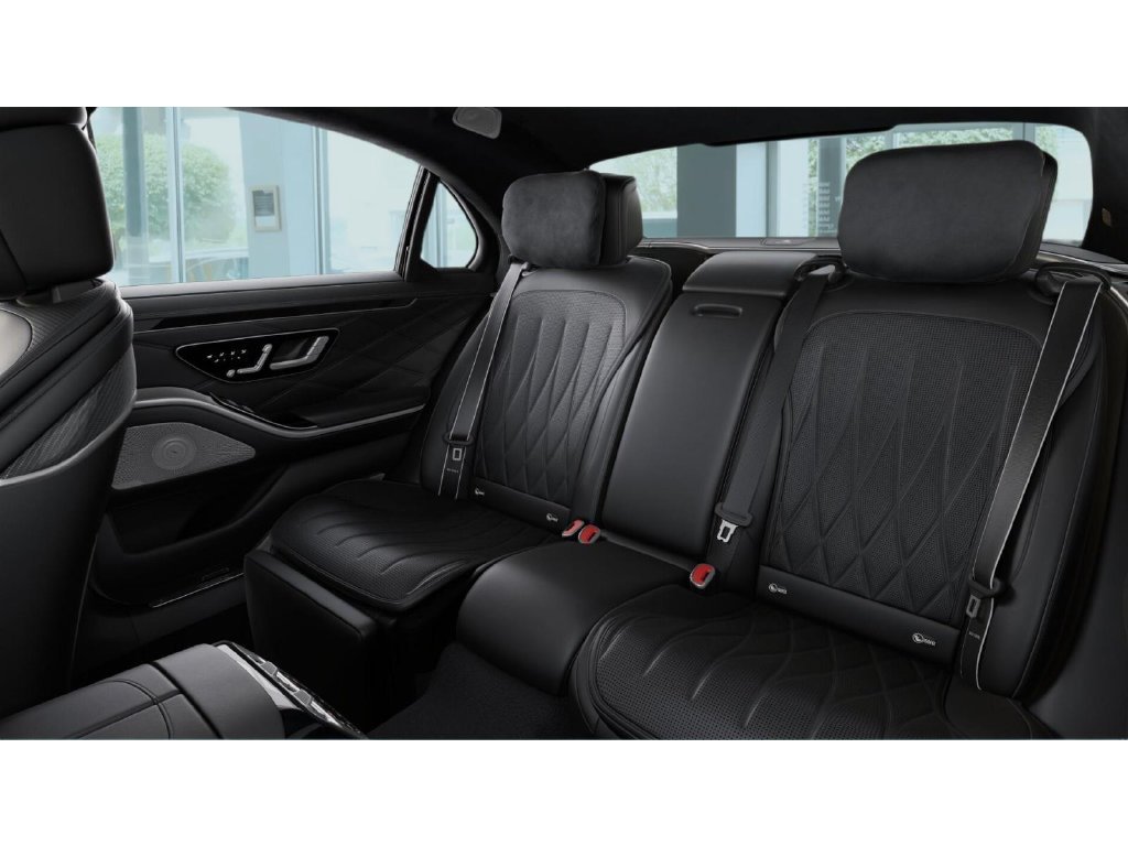 New 2026 MANUFAKTUR Moonlight White Metallic Mercedes-Benz S 63 E AMG® image 5