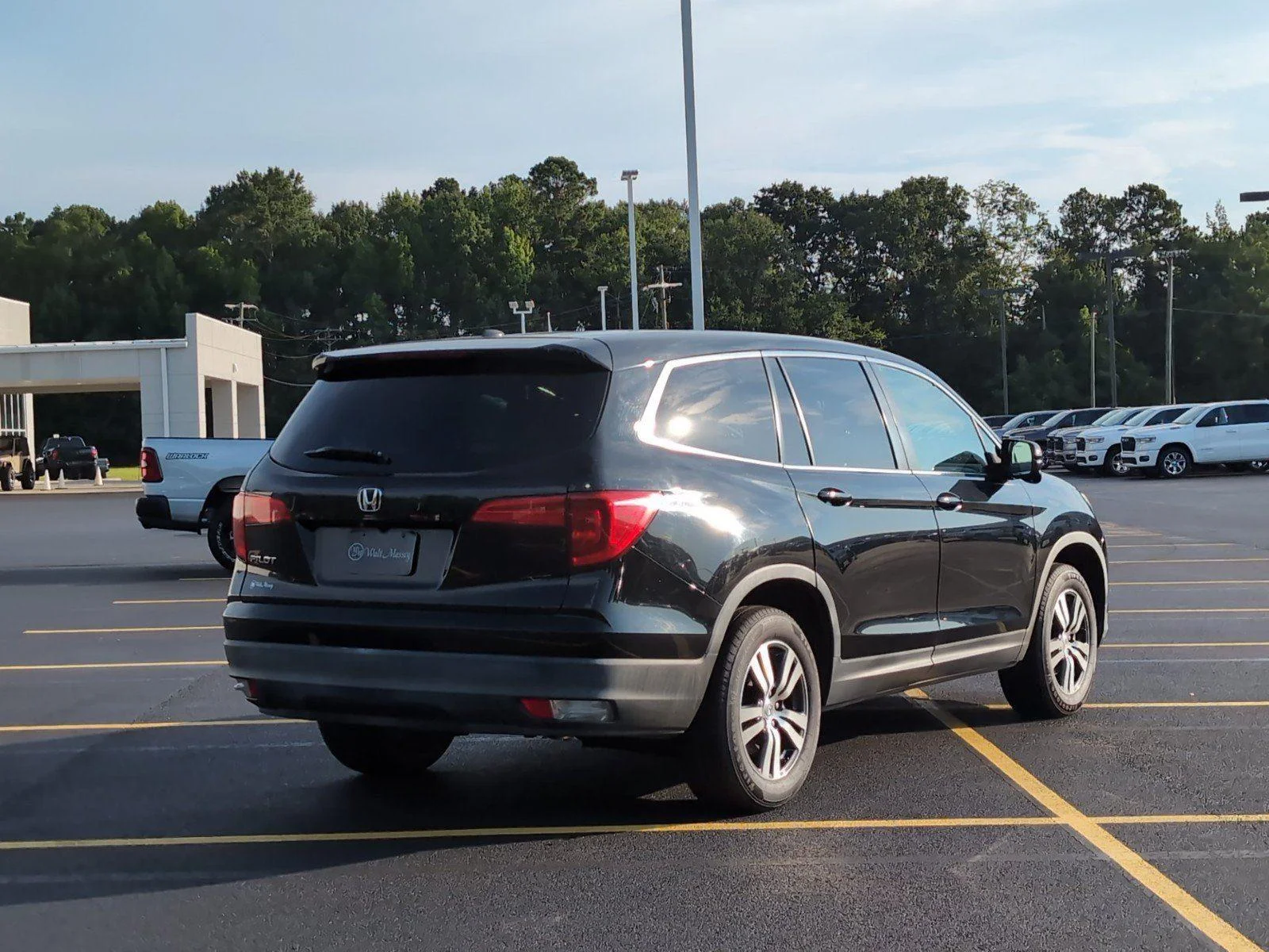 Used 2018 Crystal Black Pearl Honda EX-L image 7