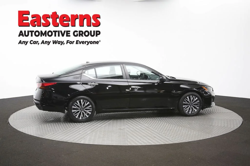 Used 2023 Black Nissan 2.5 SV image 43