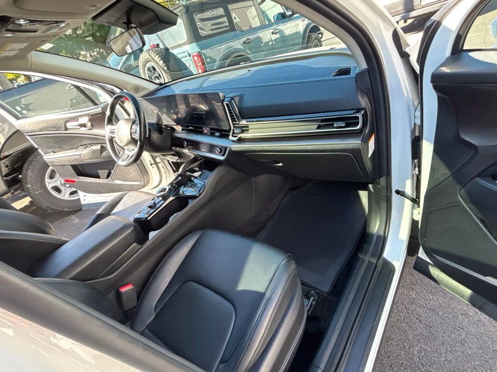 Used 2023 White Kia EX image 29