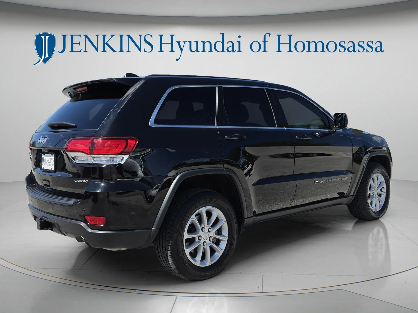 Used 2022 Black Jeep Laredo X image 4