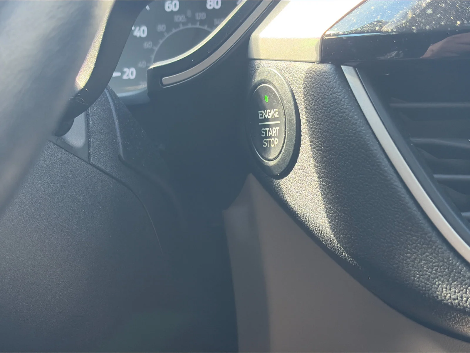 Used 2020 White Metallic Ford SEL image 22