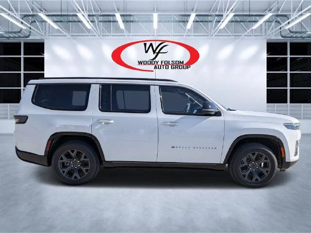New 2026 Bright White Clear-Coat Exterior Paint Jeep Grand Wagoneer image 2