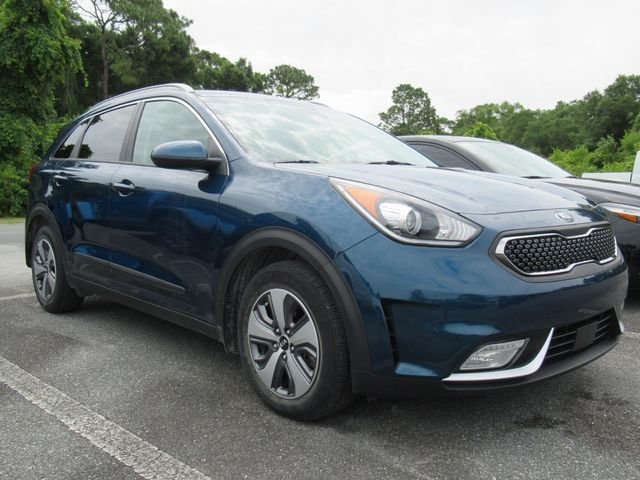 Used 2019  Kia LX image 1