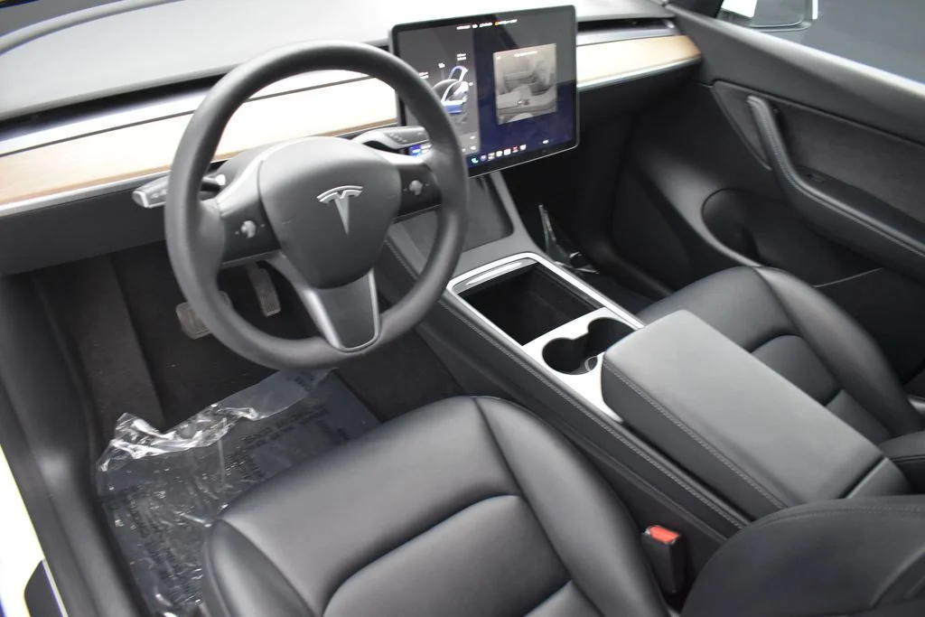 Used 2022 White Tesla Long Range image 10