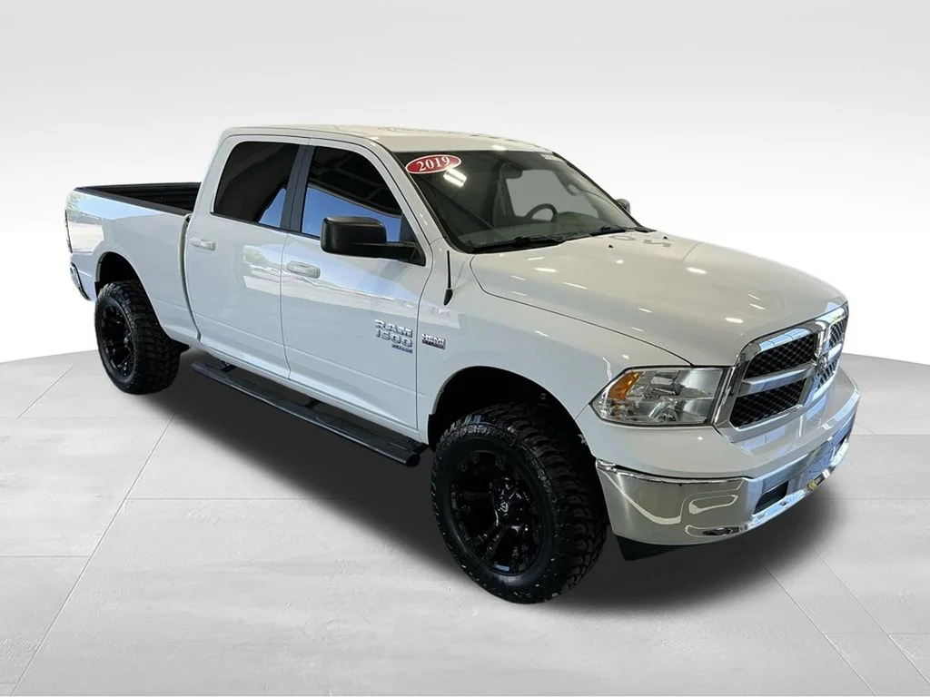 2019 RAM 1500 Classic SLT 4x4 Crew Cab 6'4's photo