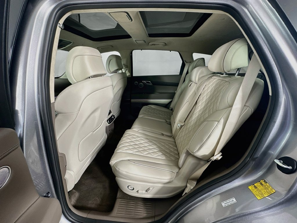 Used 2023 Silver Genesis 3.5T image 25