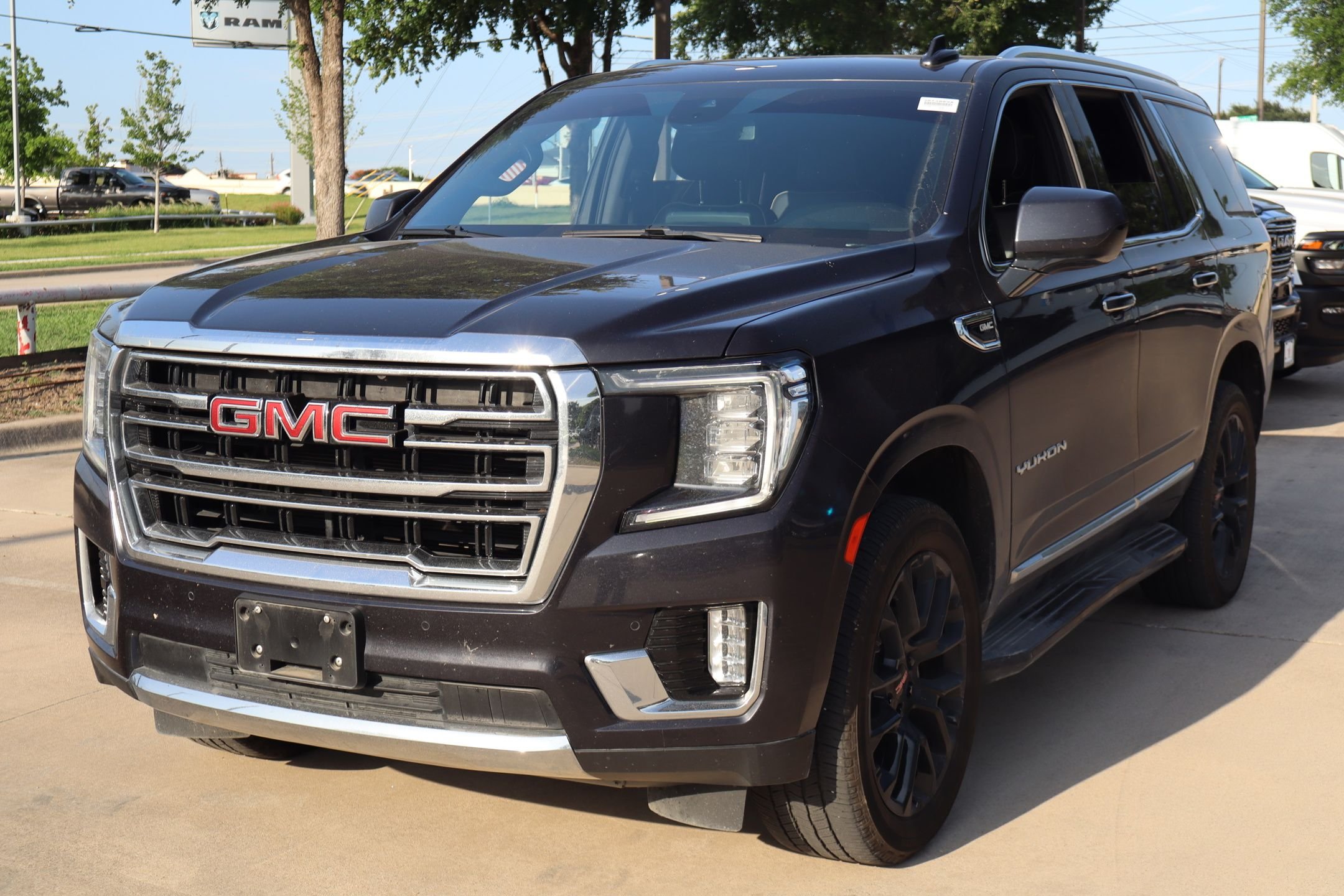 Used 2023 Titanium GMC SLT image 8