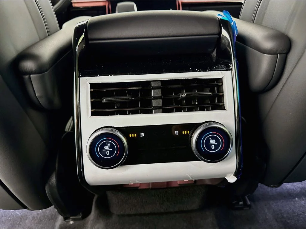New 2026 Fuji White Land Rover Dynamic SE image 27