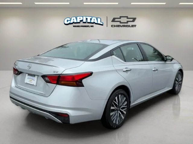 Used 2024 Silver Nissan 2.5 SV image 5