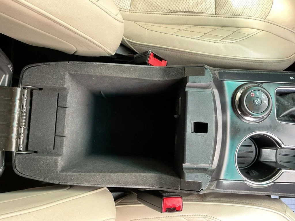 Used 2016 White Ford Platinum image 29
