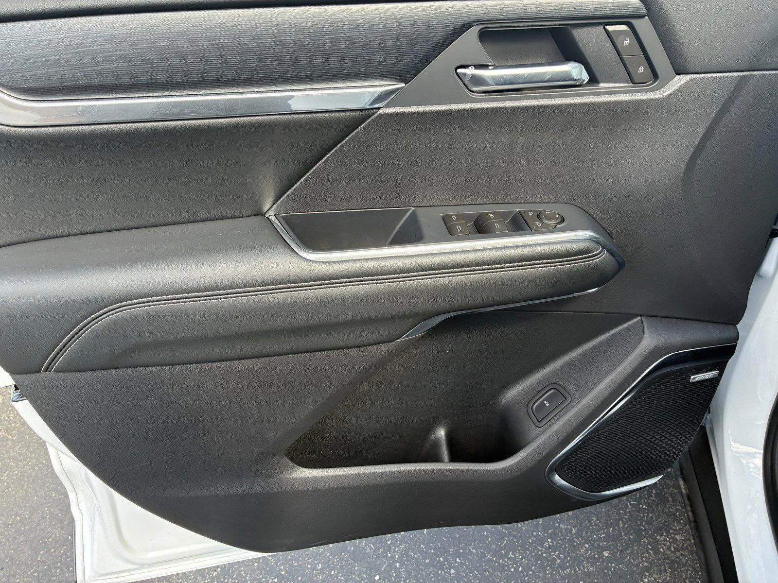 New 2026 Summit White GMC Elevation image 17