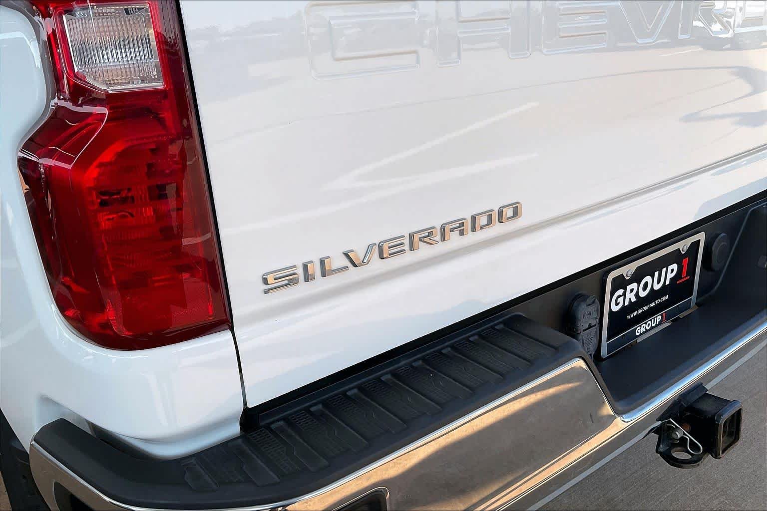 Used 2023 Summit White Chevrolet LT image 28