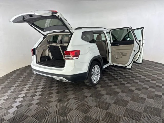 Used 2020 White Volkswagen 2.0T SE w/Technology image 17