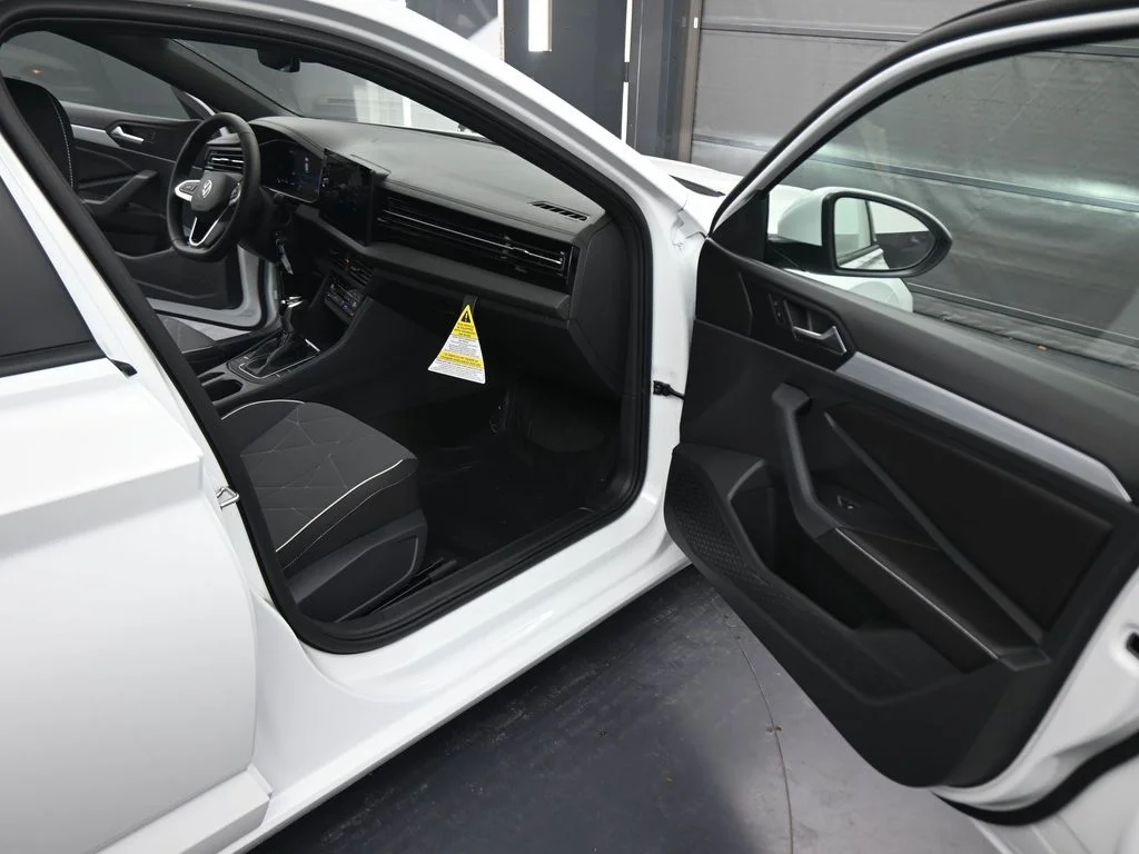 New 2026  Volkswagen 1.5T Sport image 41