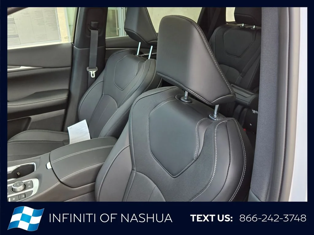 New 2027 RADIANT WHITE INFINITI Luxe AWD image 7