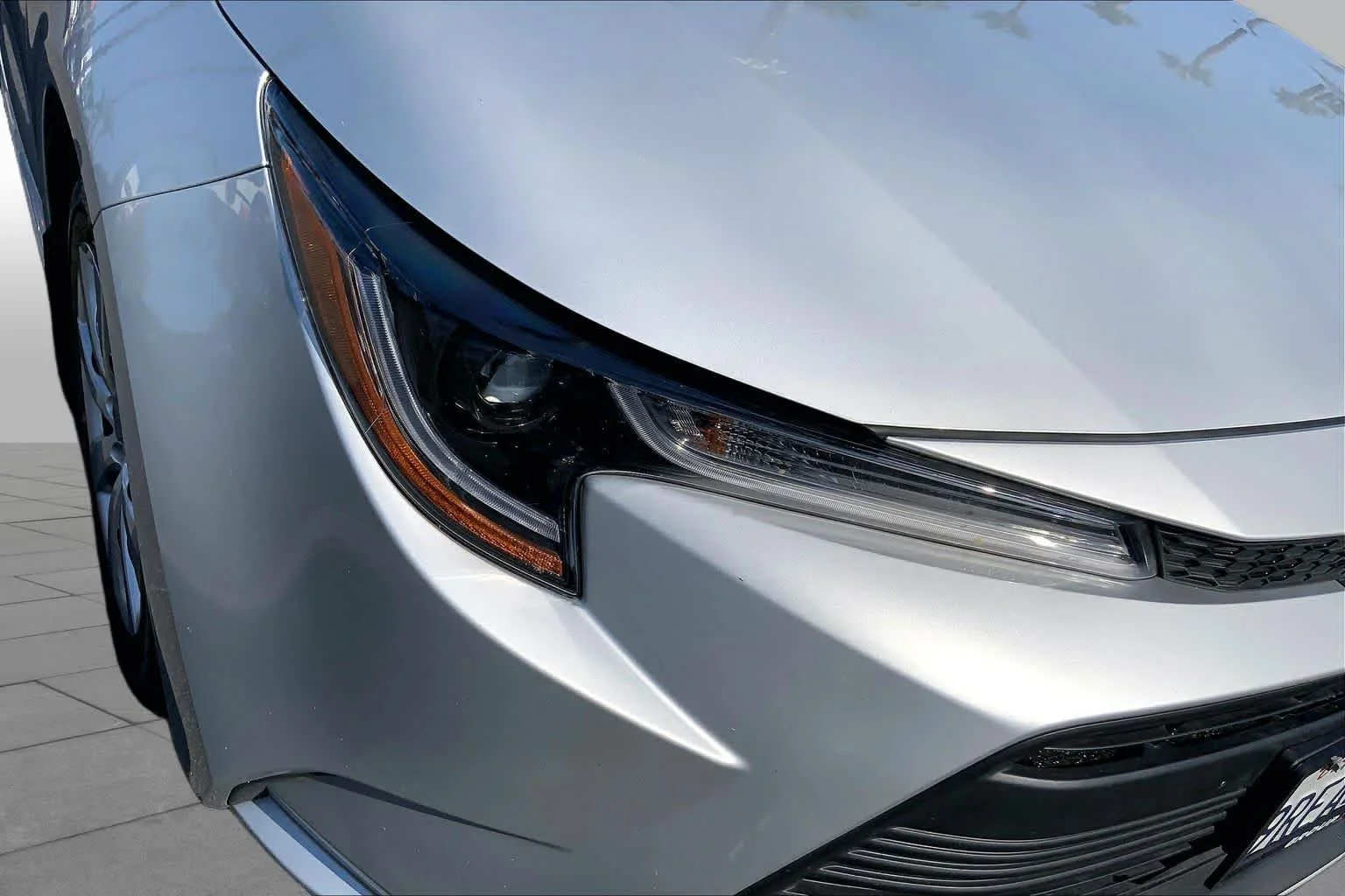 Certified Used 2025 Classic Silver Metallic Toyota LE image 27