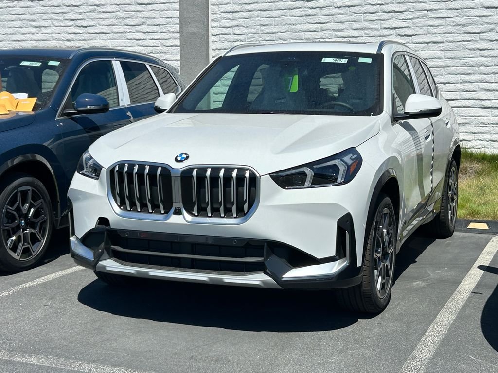 New 2026 Alpine White BMW xDrive28i image 2
