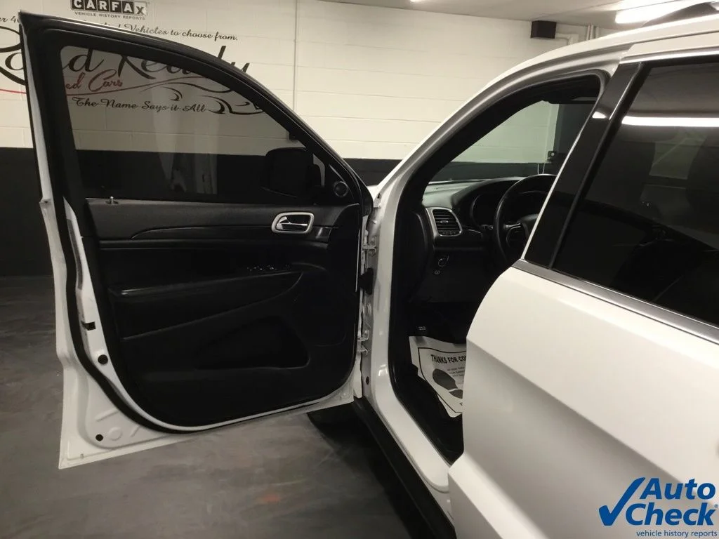 Used 2020 White Jeep Altitude image 21