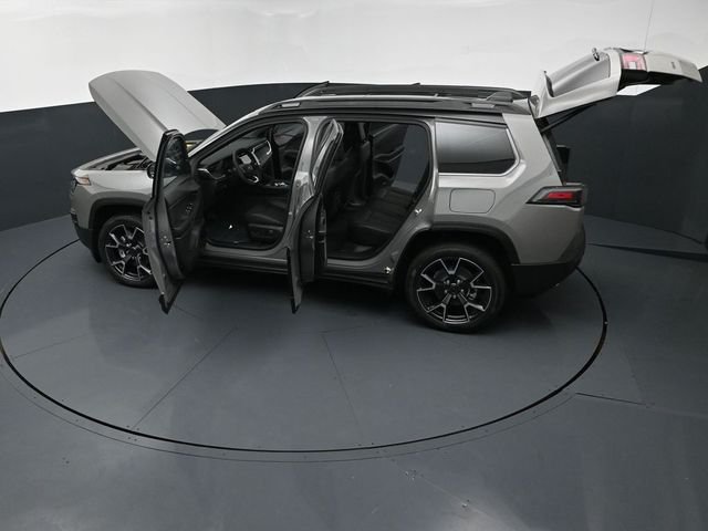 New 2026 Sting-Gray Clear-Coat Exterior Paint Jeep Overland image 27