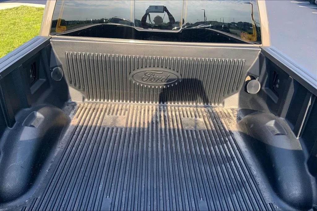 Used 2025 Gray Ford XLT image 8