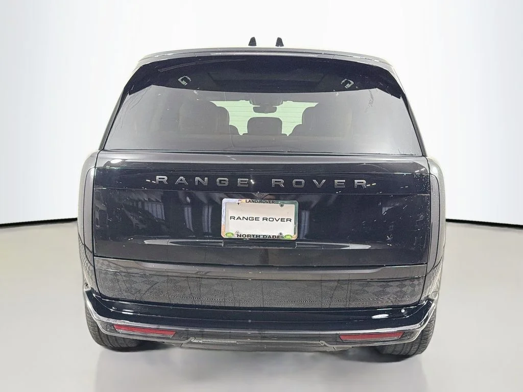 New 2026 Santorini Black Land Rover SE image 6