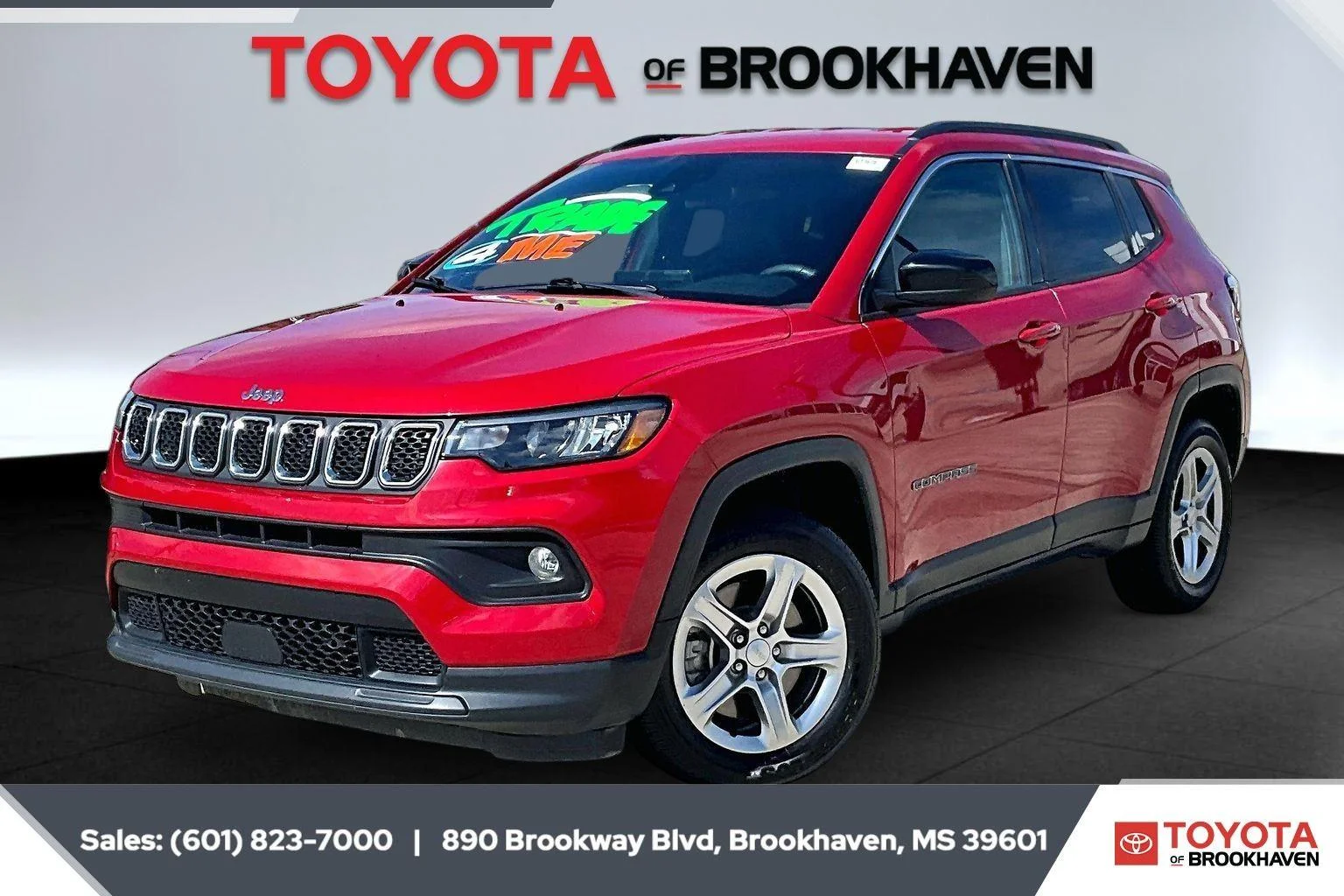 Used 2024 Red Hot Pearlcoat Jeep Latitude image 10