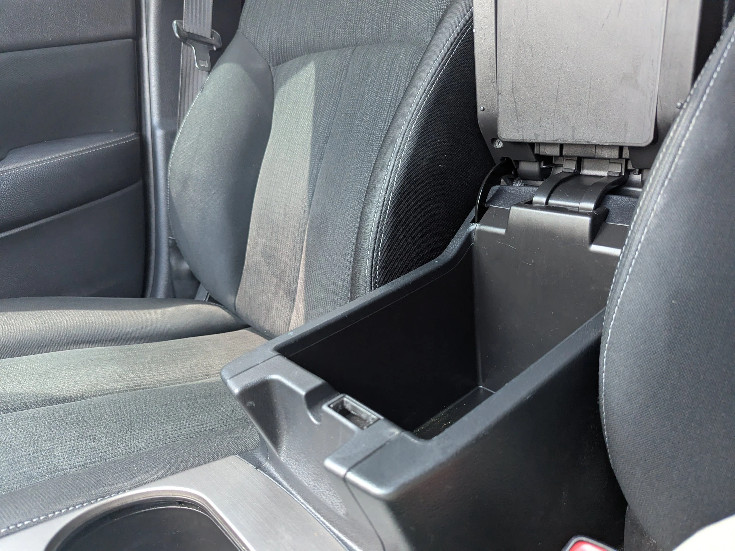 Used 2014 Ice Silver Metallic Subaru 2.5i Sport image 26