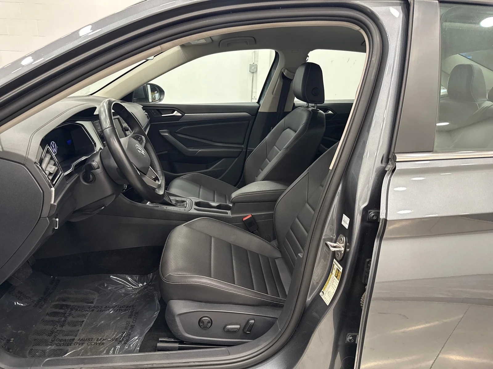 Used 2024 Platinum Gray Metallic Volkswagen SE image 12