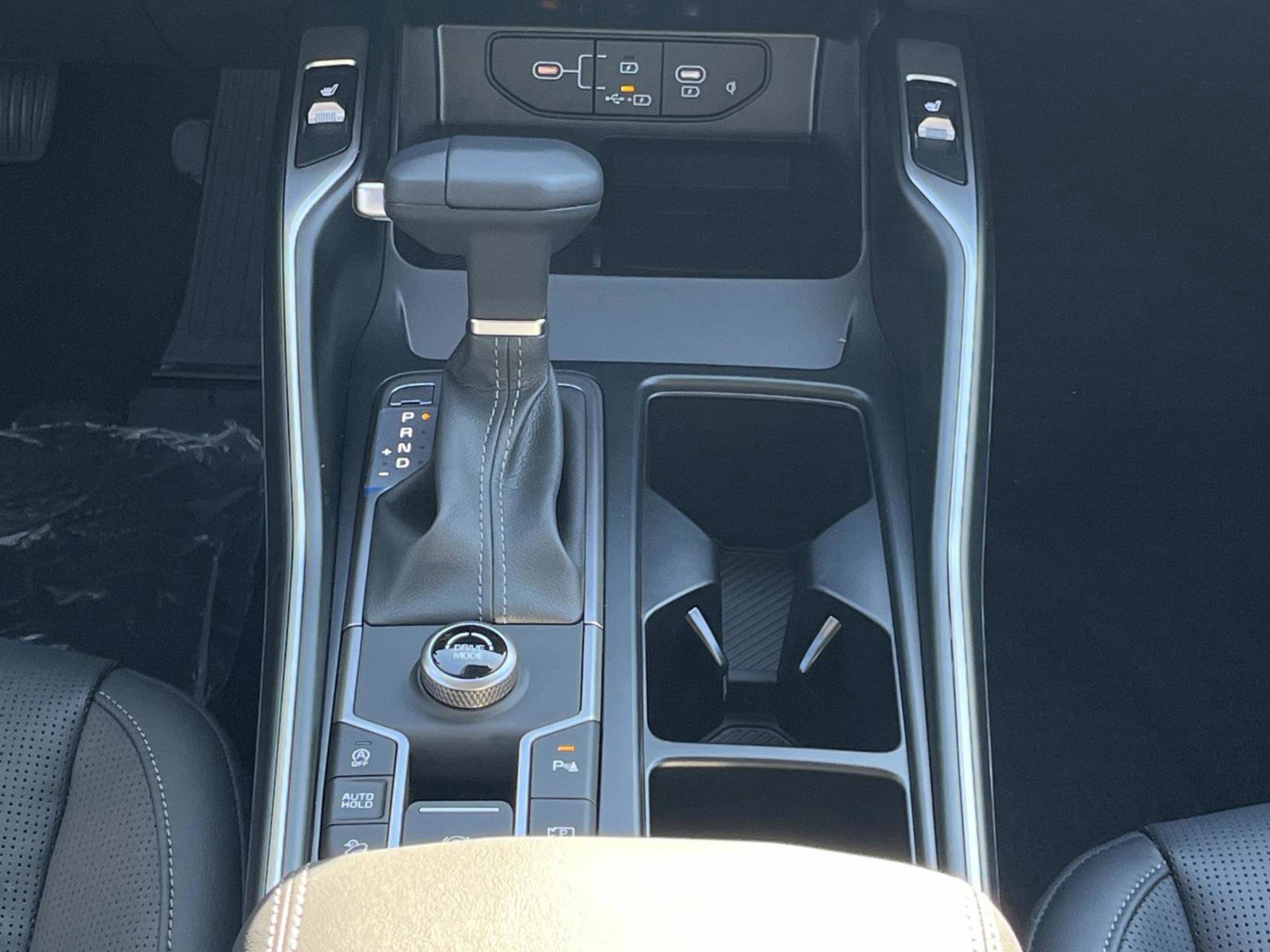 New 2026 Glacial White Pearl Kia S image 16